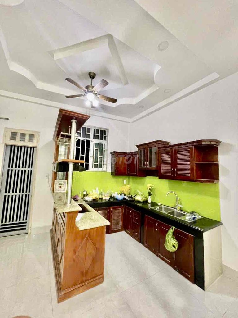 The Tám Danh-770s rent house 4 out of 8 blocks in front of the house 3 meters area; 5.2 x 10 million.