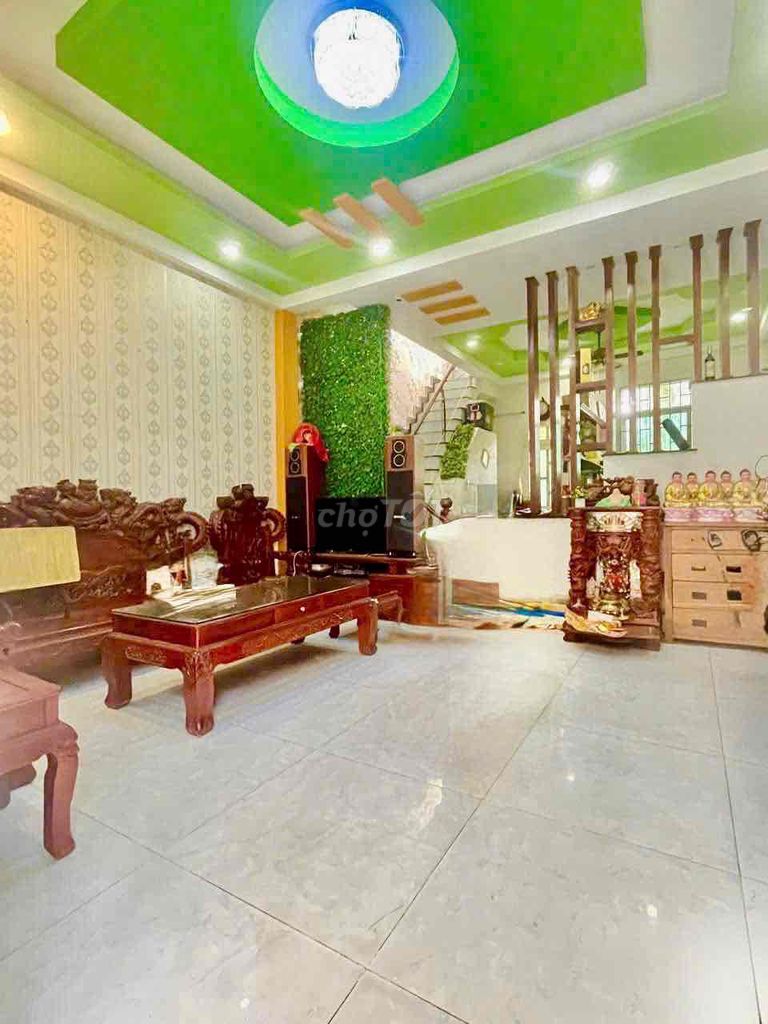 The Tám Danh-770s rent house 4 out of 8 blocks in front of the house 3 meters area; 5.2 x 10 million.