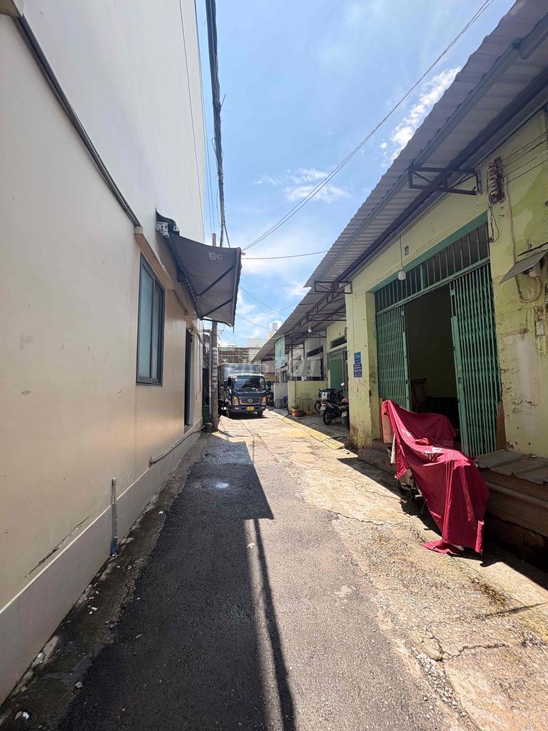 Renting warehouse 5 x 20 Tân Phú-mikes.
