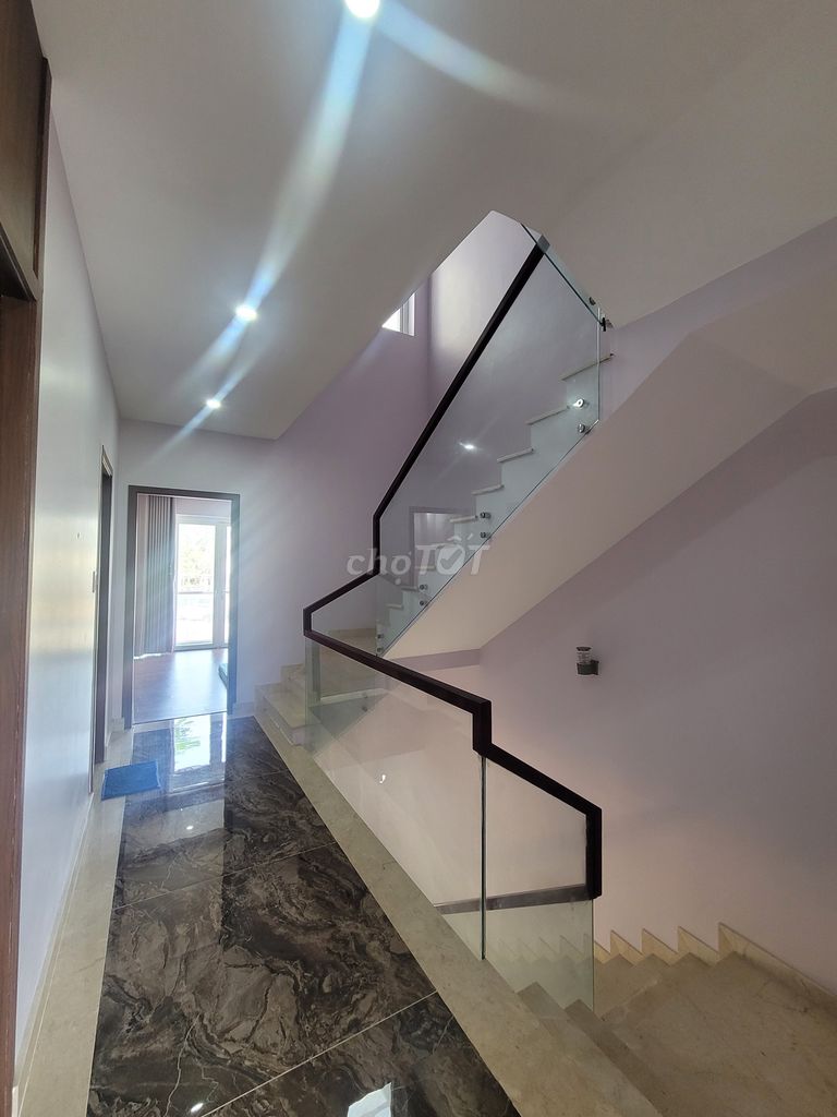 Rendez Merita house near Juan Khuong, Liên Phường, 4th floor.