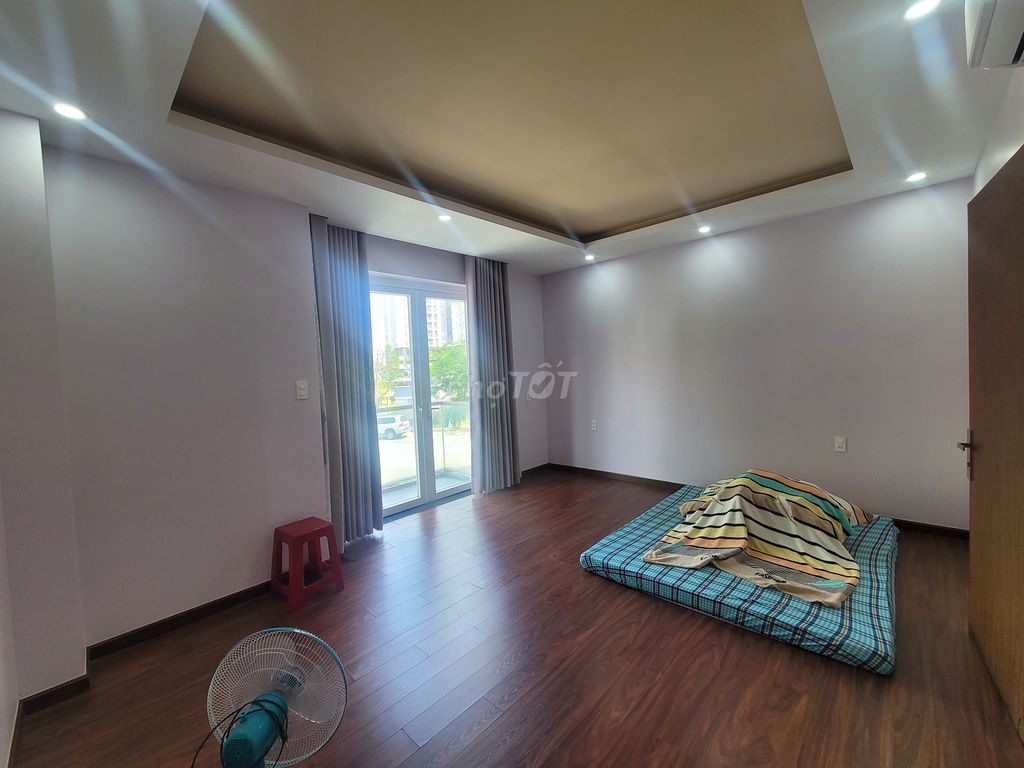 Rendez Merita house near Juan Khuong, Liên Phường, 4th floor.