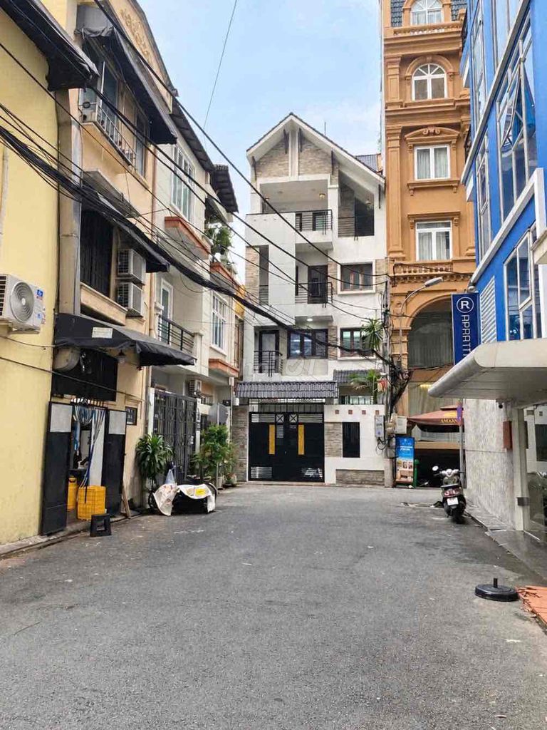 Rent the Hxt Hồng Hà building.