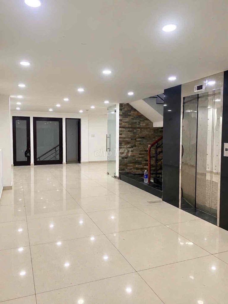 Rent the Hxt Hồng Hà building.