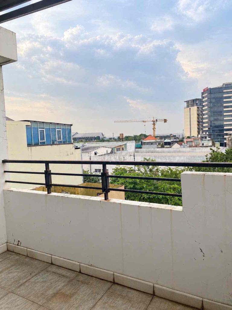 Rent the Hxt Hồng Hà building.