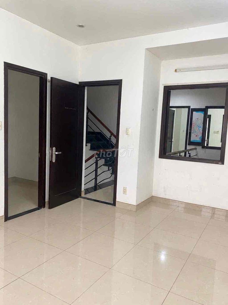 Rent the Hxt Hồng Hà building.