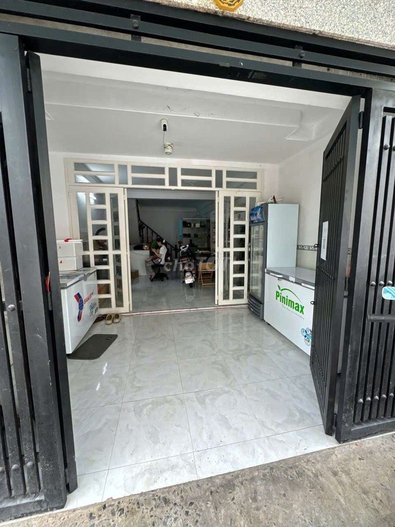 House 1 :1 .1 .2 second floor bedroom 4 x17 m road Lq0