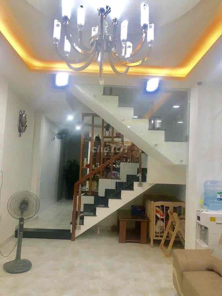 Rent a T.R.U. Carway. A Điện Biên Phủ. Hutech University.