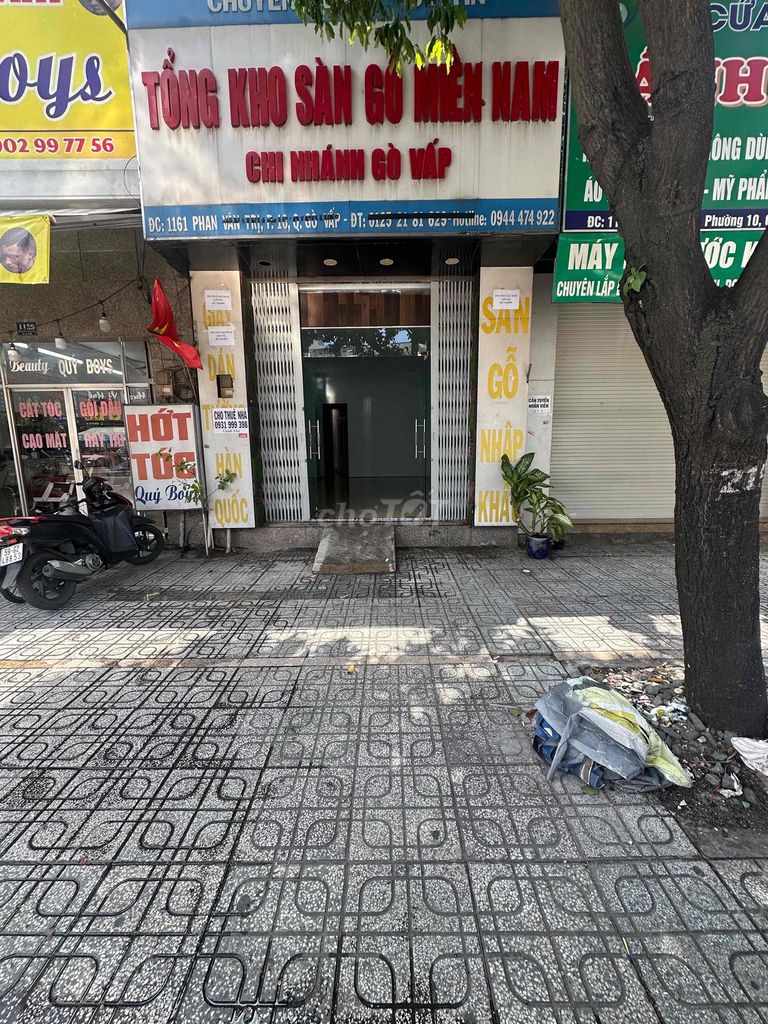 It's the owner who rents the cash house plus one floor on Phan Văn Trị.