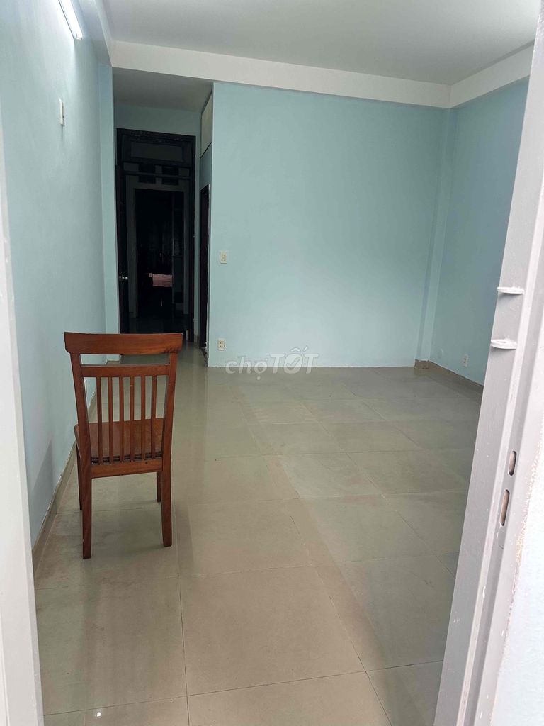 It's the owner who rents the cash house plus one floor on Phan Văn Trị.