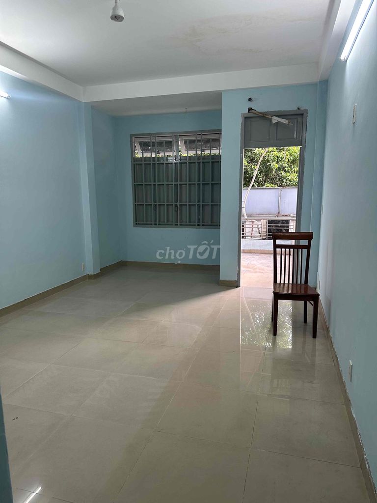 It's the owner who rents the cash house plus one floor on Phan Văn Trị.