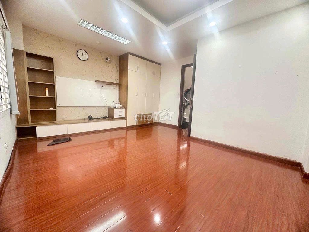 The new house is a Đặng Văn Ngữ_6 x20 m_3 floors, Cold Machine, Intective 7cb.
