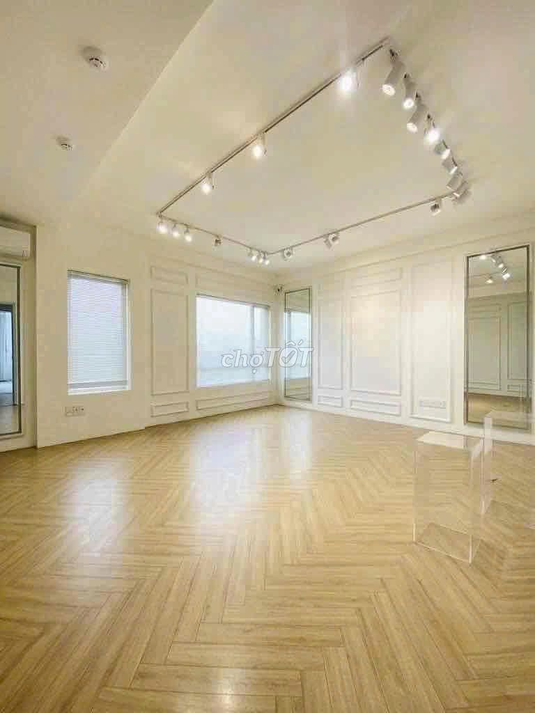 Nice house in vip - 58 A Thành Thái, 1894 12, District 10 - area using 450 meters - 2 floors