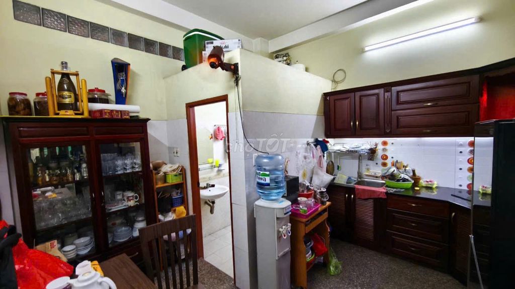 Plus the Thoại Ngọc Hầu Street house area 4 x 30, 8 meters.