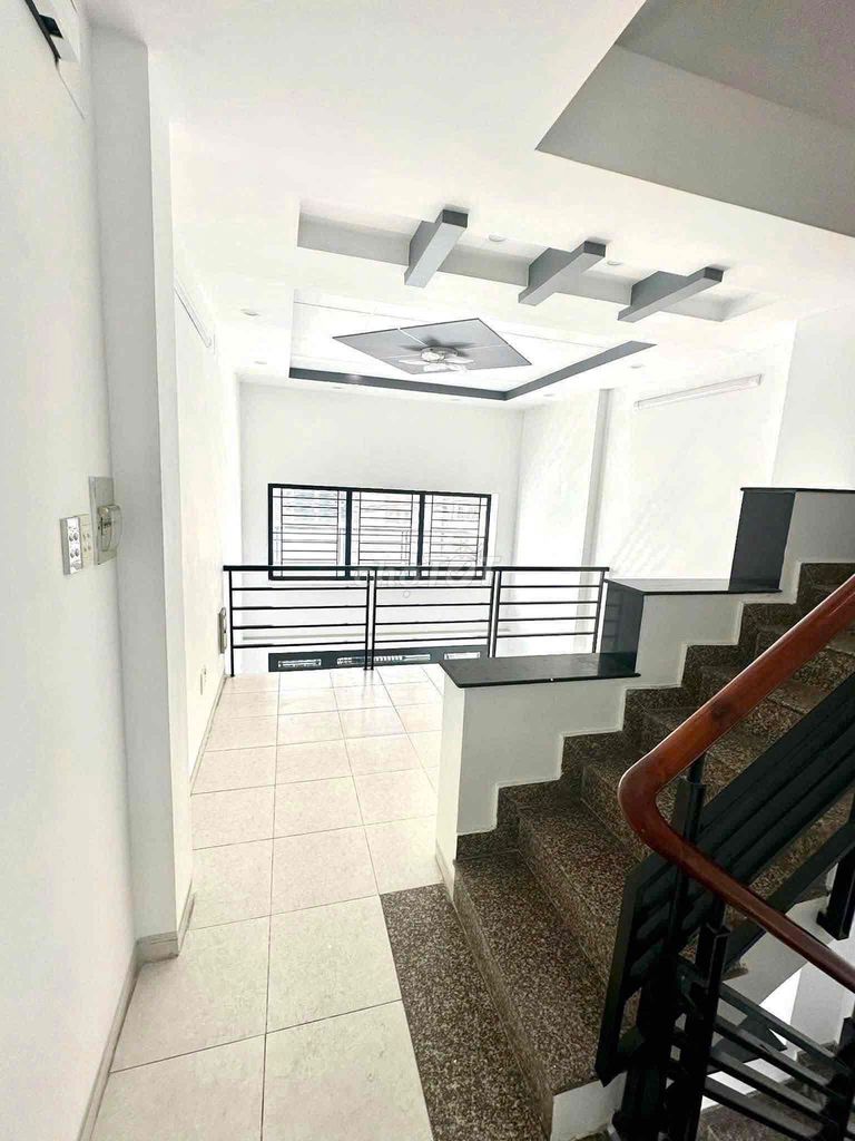 6 bedroom 7 toilets - Tô Hiến Thành through  cmt8 - for 70,000 service apartment - recently exploited