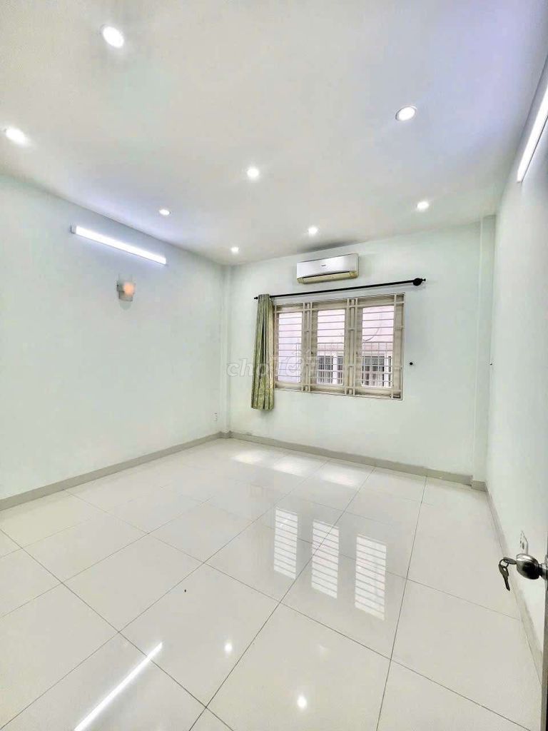 Rent a brand new house near A.A. Bình Tân with a 12-metre air conditioning.