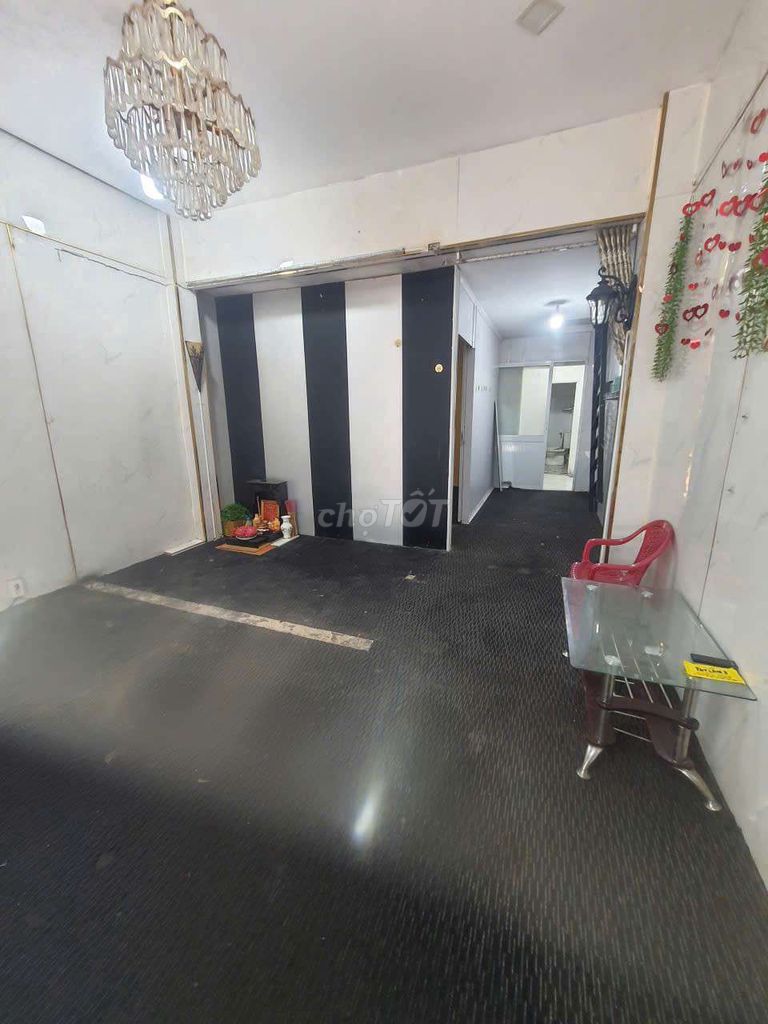 It's the owner who rents a plastic front house.