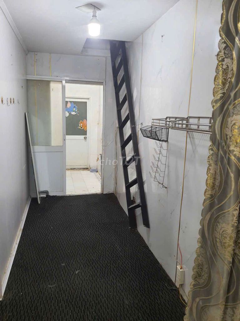 It's the owner who rents a plastic front house.