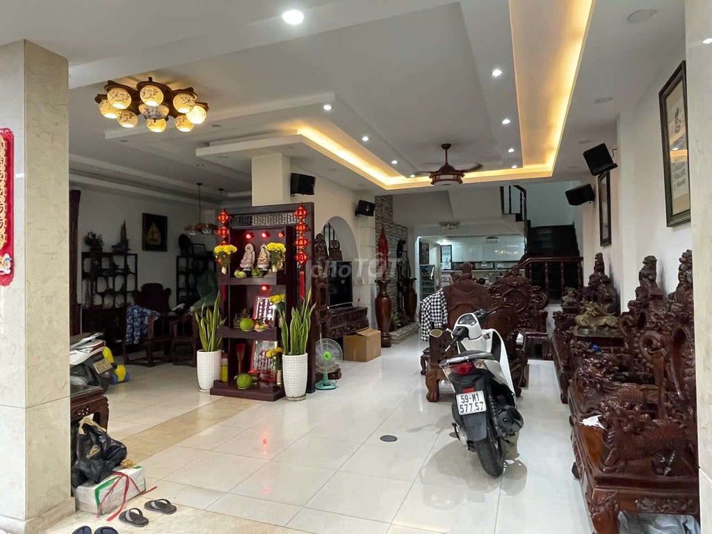 Rent a front house on Tên Lửa 9*20 meters 3 floors