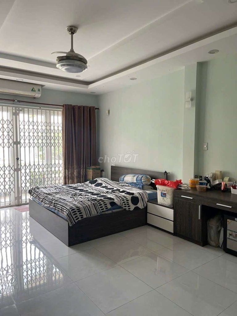 Rent a front house on Tên Lửa 9*20 meters 3 floors