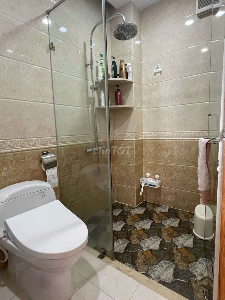 Rent a front house on Tên Lửa 9*20 meters 3 floors
