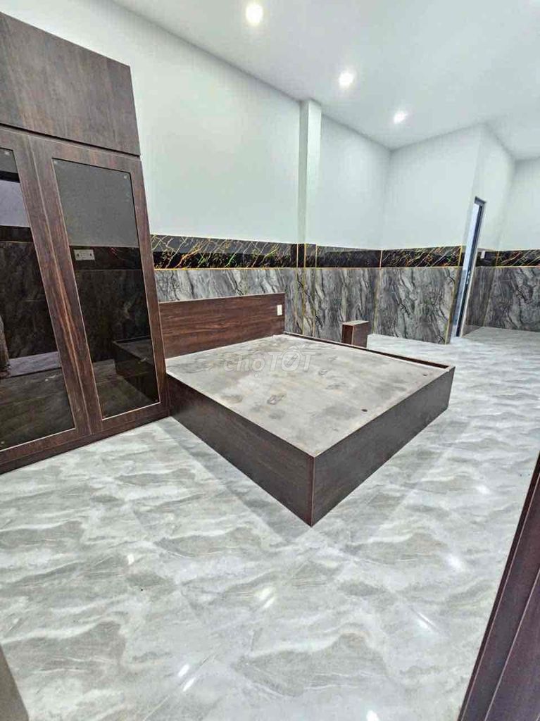 Rent 12 rooms on two floors, Lê Văn Khương.