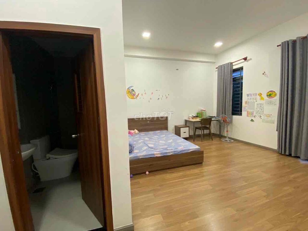 Phan Huy Ích alleyhouse -- (4 x16 m) -- fourth floor bedroom 5 toilet 16 million.