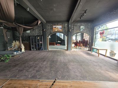 Rent a building 400 m2 near Lotus, Đỗ Xuân Hợp 3 floors
