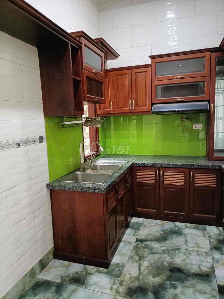 Rent a ten-metre Tân Thới Nhất District 12.