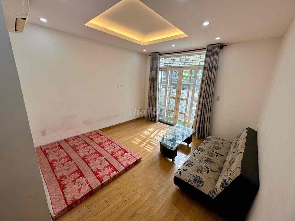 (6 Bedroom) Renting Banking Front