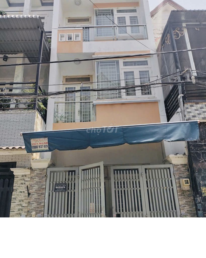 Rent a three-story nice new house.