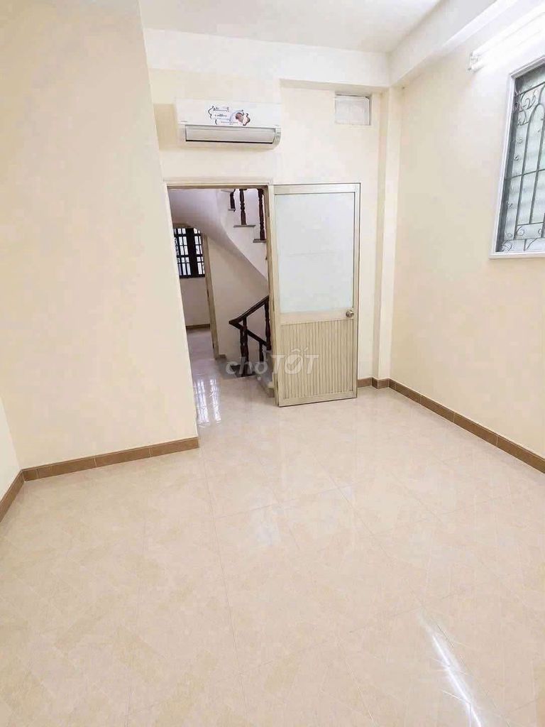 13 million-4 bedroom- Lê Văn Sỹ District 3.