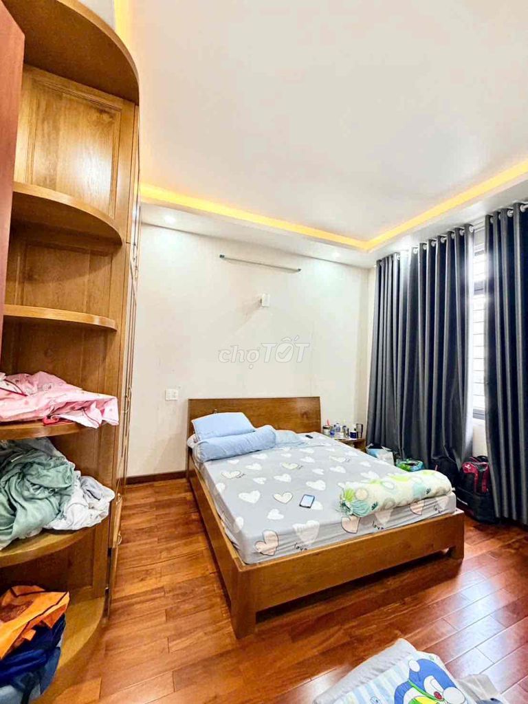 Renting an Ao Sen building. 5 x 20 xd 3 shot. It's 35 million.