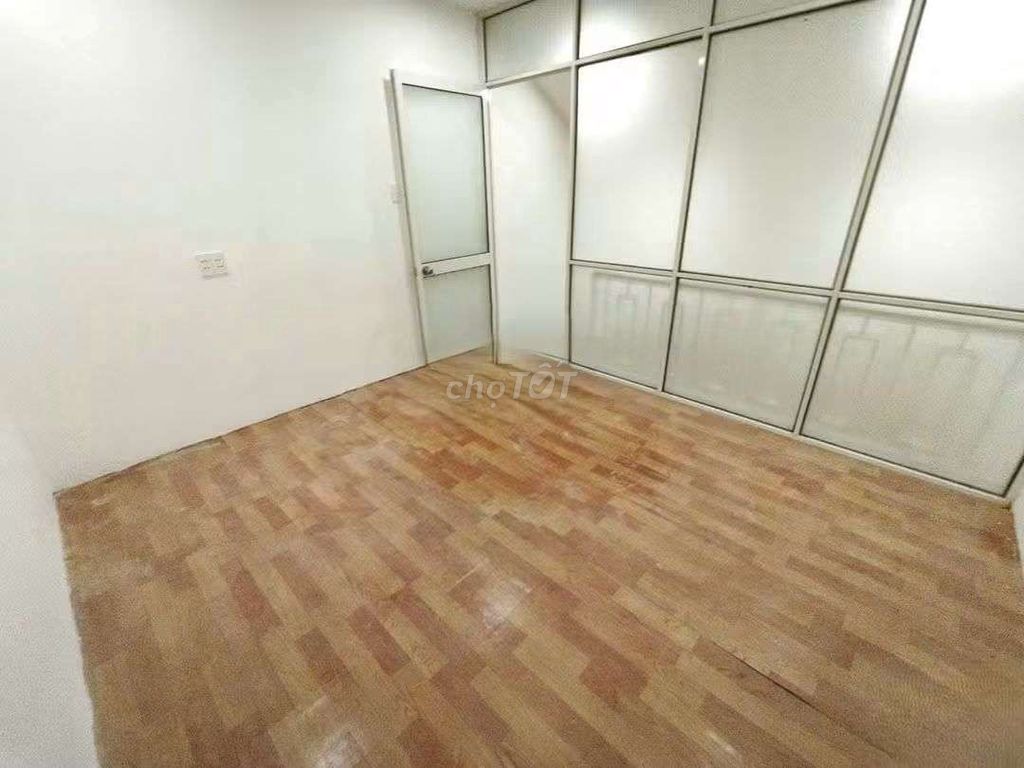 Rent 55 Âu Cơ, District 11