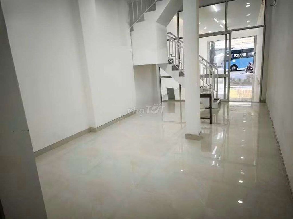 Rent 55 Âu Cơ, District 11