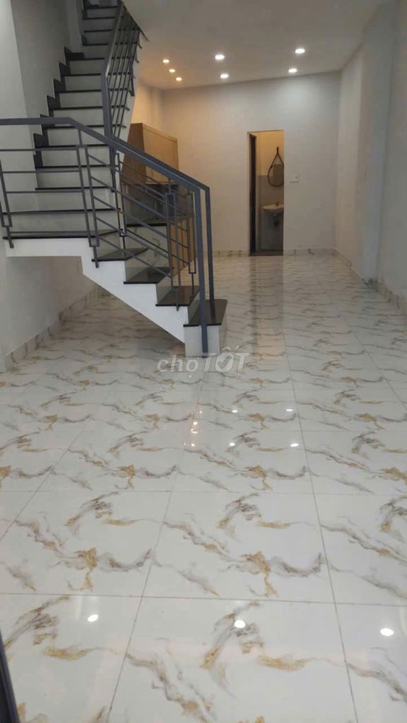 House one floor, 2 p sleep, 2 toilets 270 Phan Đình Phùng for 14 million a month.