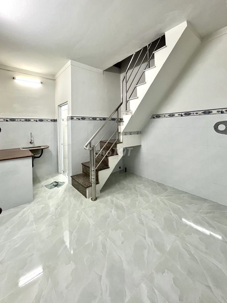 Rent the original house-- Nguyễn Ảnh Thủ, fresh and square.