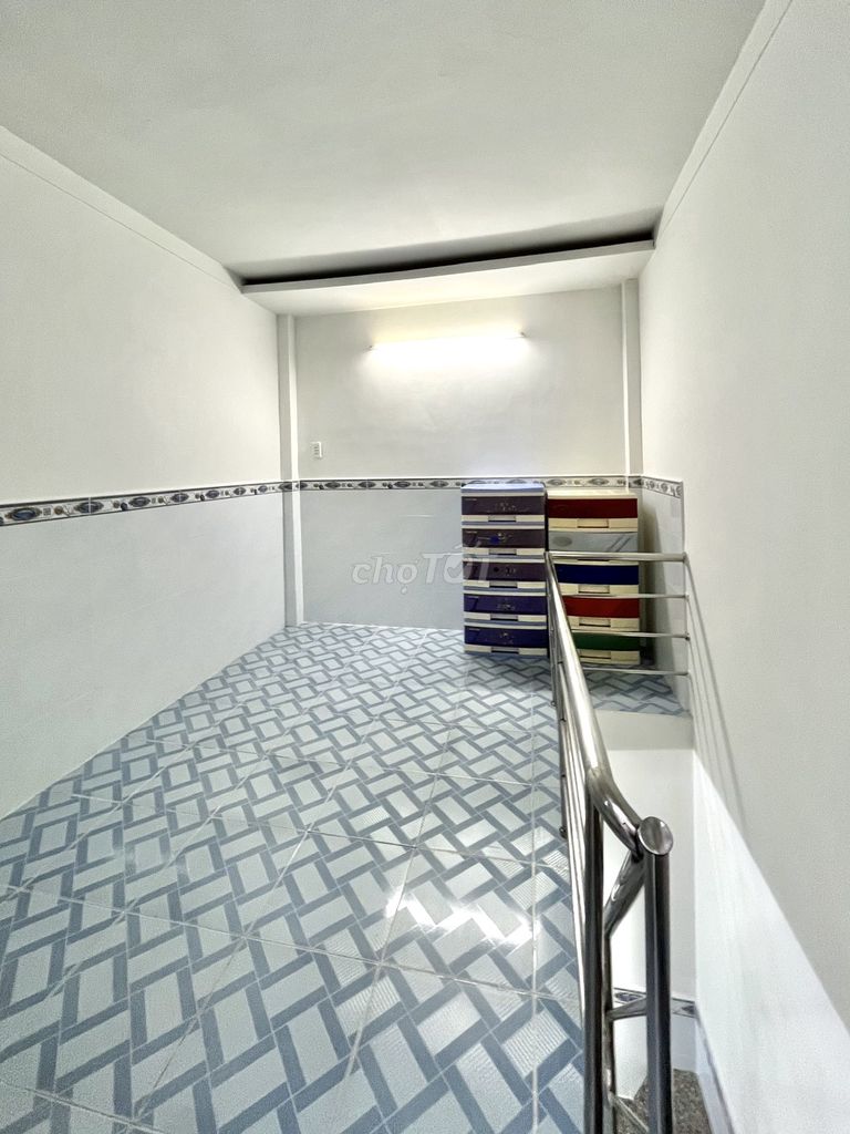 Rent the original house-- Nguyễn Ảnh Thủ, fresh and square.