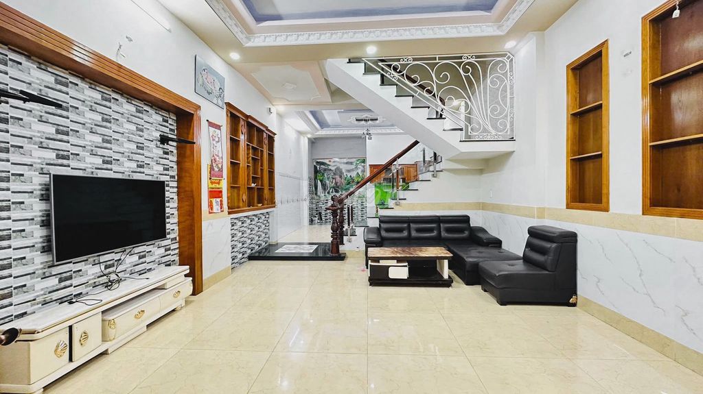 Rent a three-story apartment, nice Trần Thị Năm P. Tân Chánh Hiệp District 12