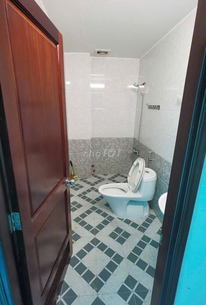For the Phan Xích Long, 2 p sleep, interior cost 14 million a month.
