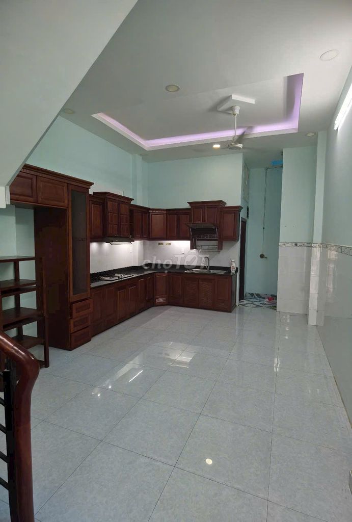 For the Phan Xích Long, 2 p sleep, interior cost 14 million a month.