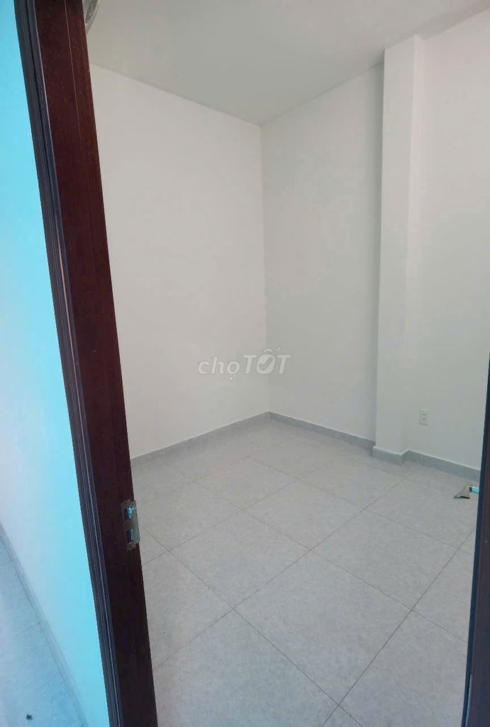 For the Phan Xích Long, 2 p sleep, interior cost 14 million a month.