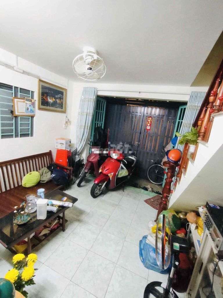 Lê Đức Thọs, 4 x 12s, casting floors, 3 bedrooms, air conditioning, traffic alleys.