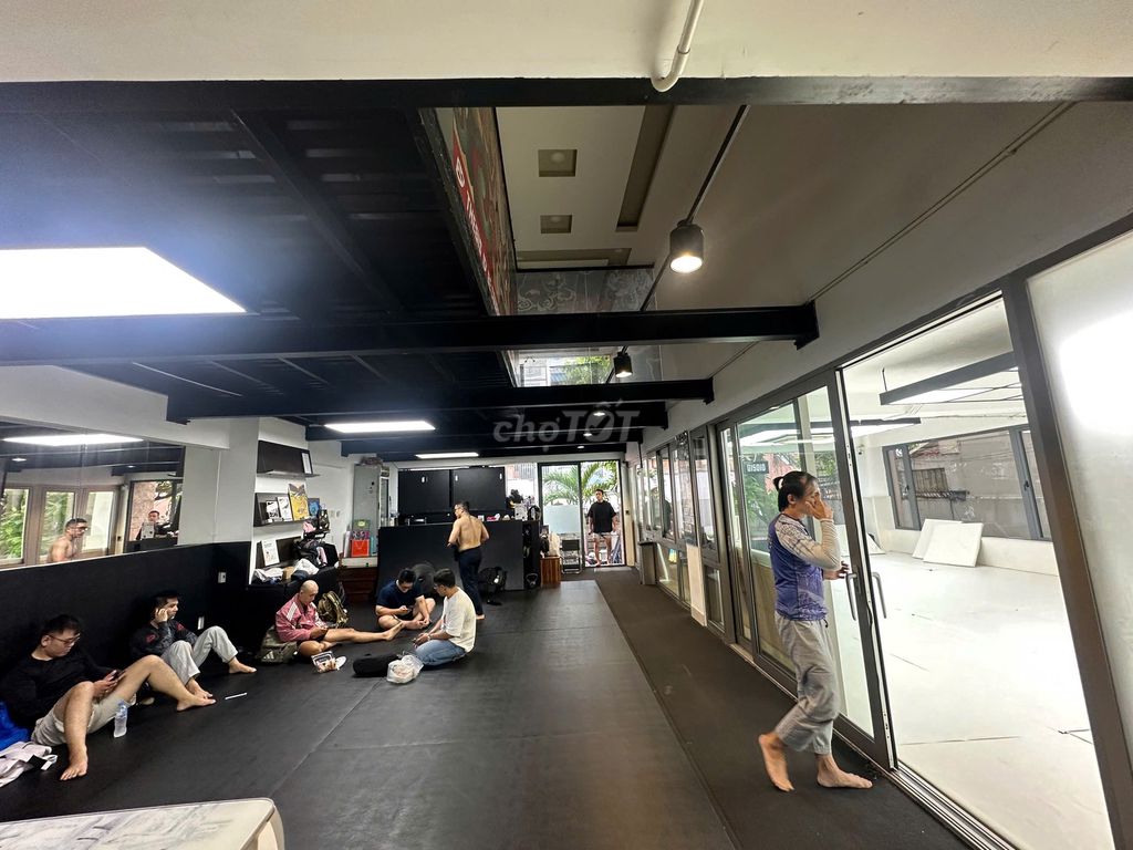 Rent on the 42 Đặng Dung, District 1-- garden yard, parking garage-- 250 M2