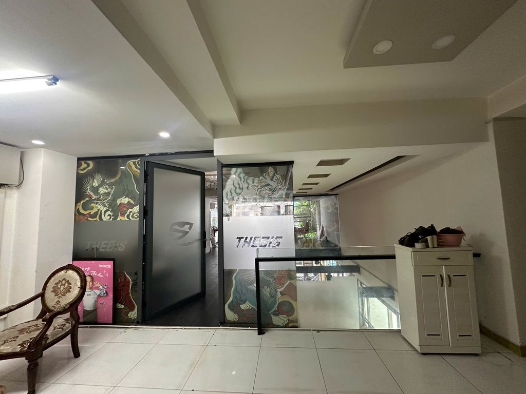 Rent on the 42 Đặng Dung, District 1-- garden yard, parking garage-- 250 M2