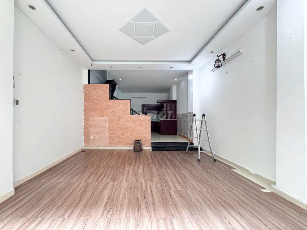 Rent 18/4 Nguyễn Hiến Lê, Tân Bình – 4 bedrooms - 18 million.