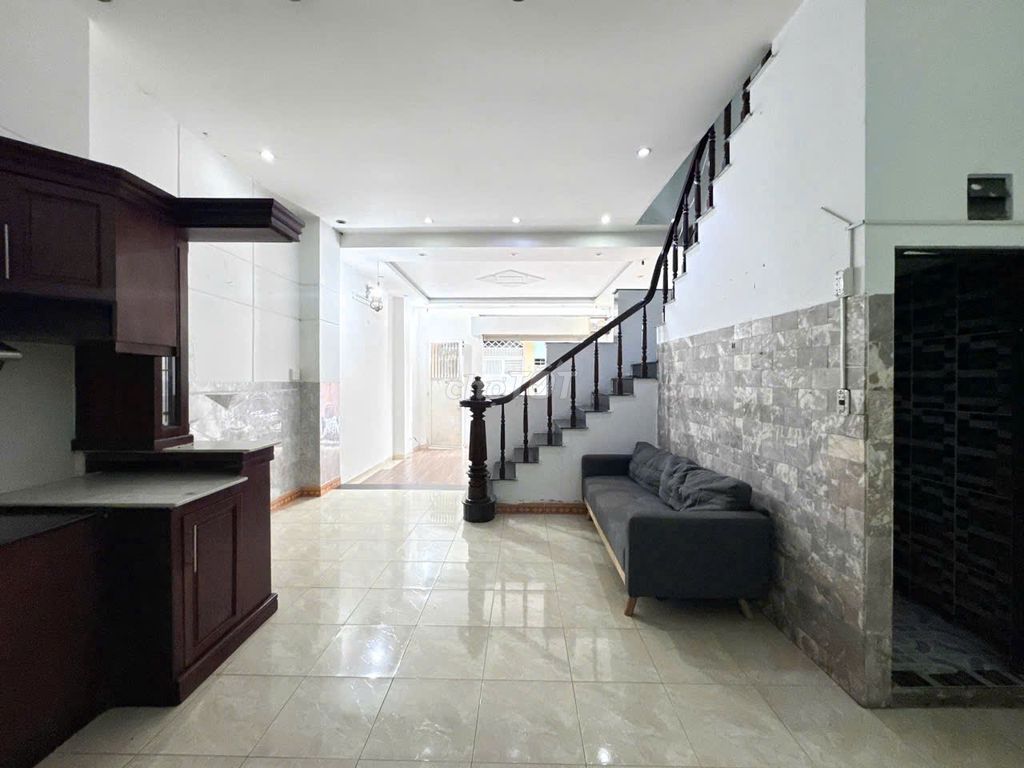 Rent 18/4 Nguyễn Hiến Lê, Tân Bình – 4 bedrooms - 18 million.