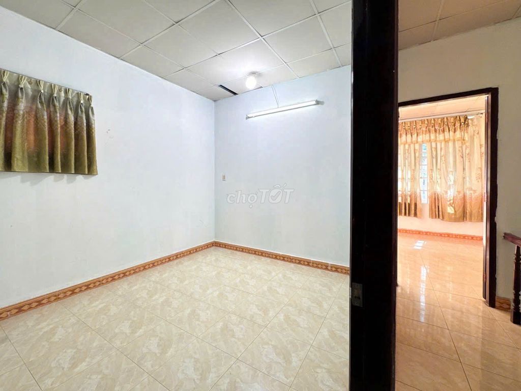 Rent 18/4 Nguyễn Hiến Lê, Tân Bình – 4 bedrooms - 18 million.