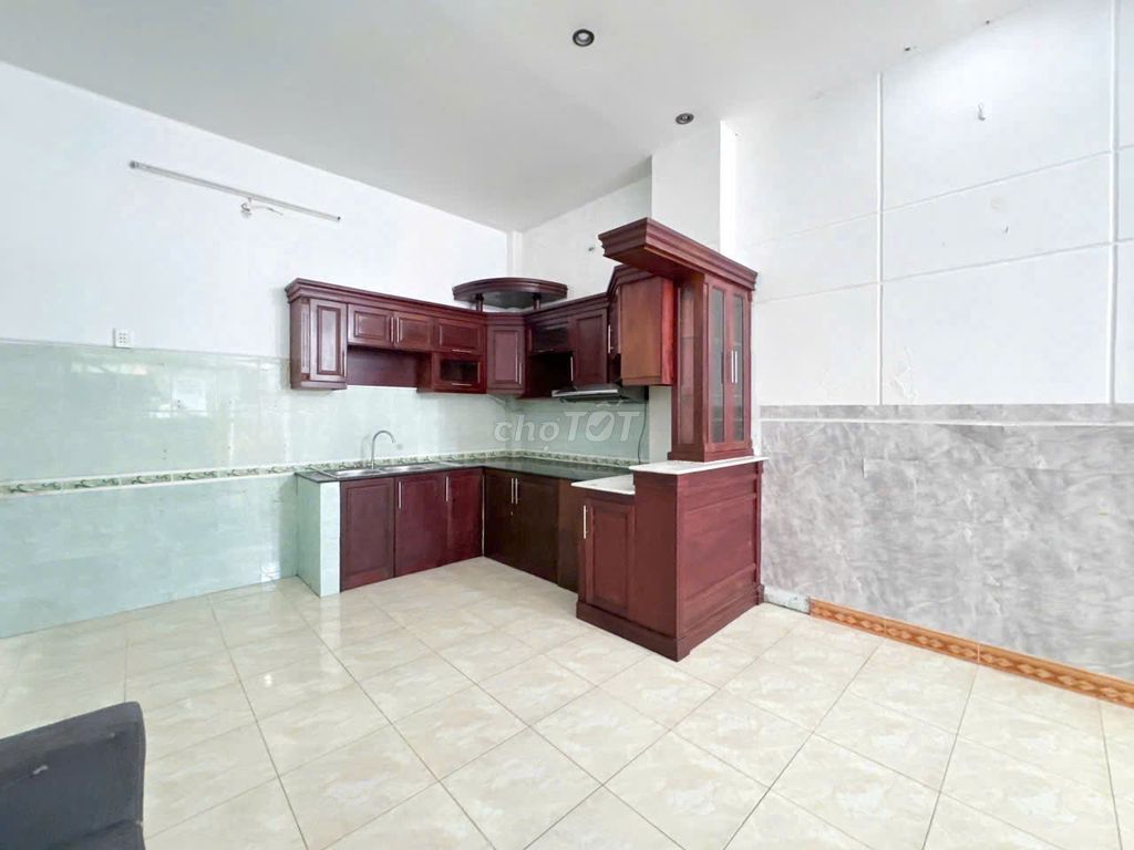 Rent 18/4 Nguyễn Hiến Lê, Tân Bình – 4 bedrooms - 18 million.