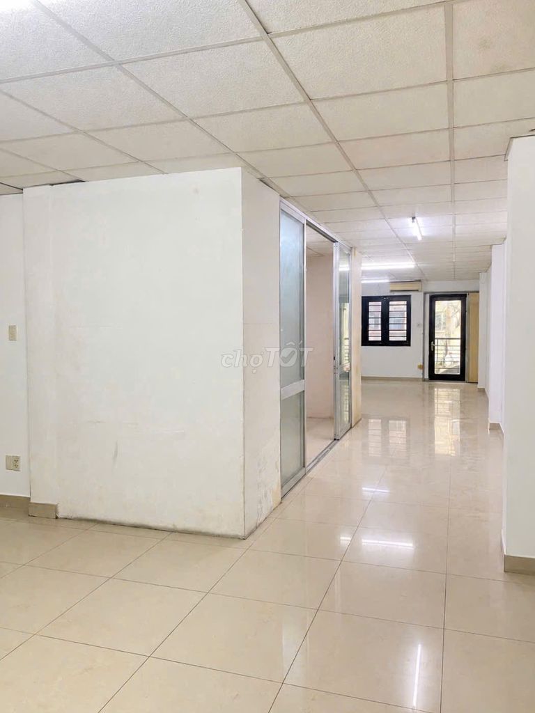 Rent two-to-one Hồng Hà, Tân Bình-four-story vault, elevator- 55 million.