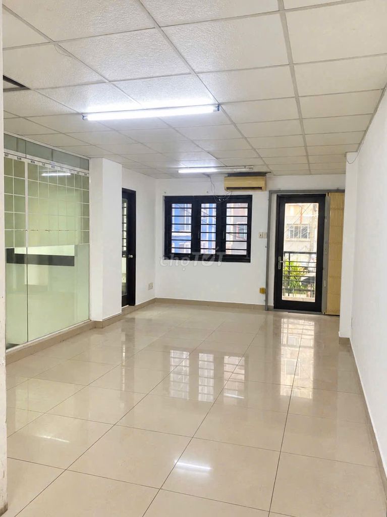 Rent two-to-one Hồng Hà, Tân Bình-four-story vault, elevator- 55 million.